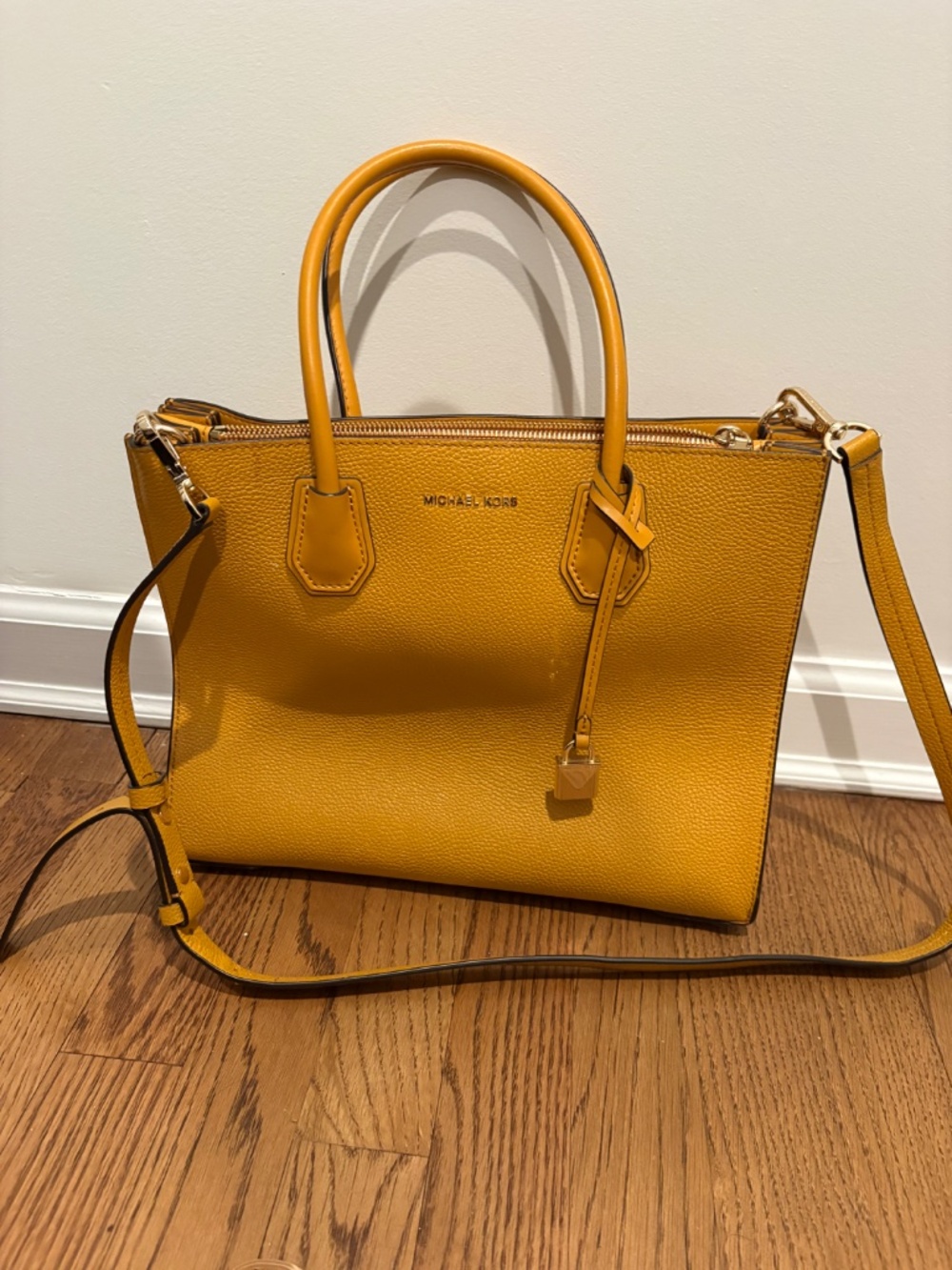 Michael Kors Mercer Large Tote - Picture 5 of 5